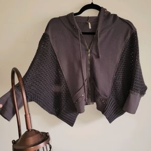 Free People !!💥 Rare crochet crop ✨💓